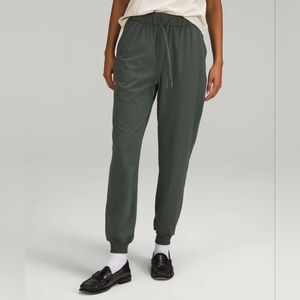 Lululemon Stretch High-Rise Jogger